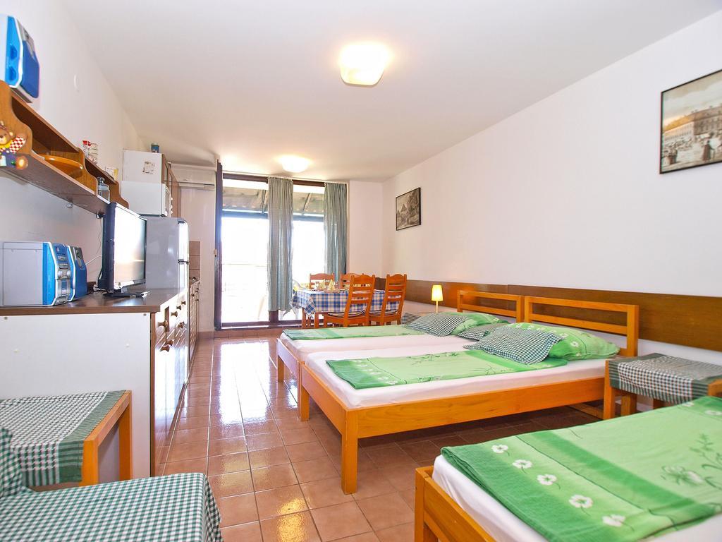 Apartment Stipe 1444 Marčana Esterno foto