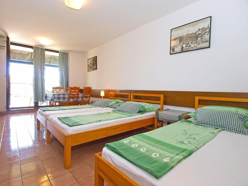Apartment Stipe 1444 Marčana Esterno foto